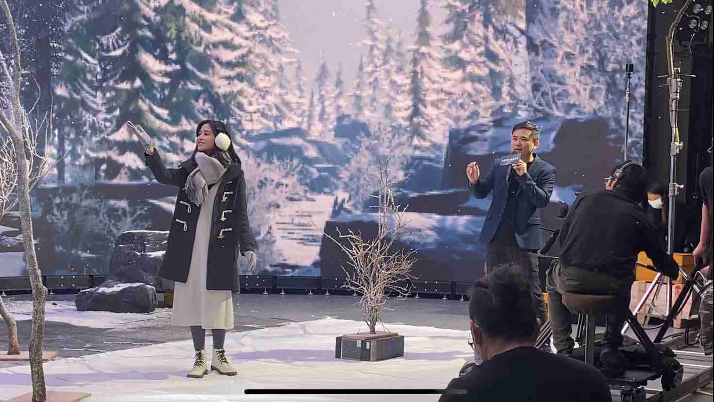 森林舞会以ALED先进显屏技术，，，，与金马奖视觉特效团队“再现影像”携手合作打造LED虚拟摄影棚，，，提供沉浸式表演体验，，并精简拍摄成本与时间