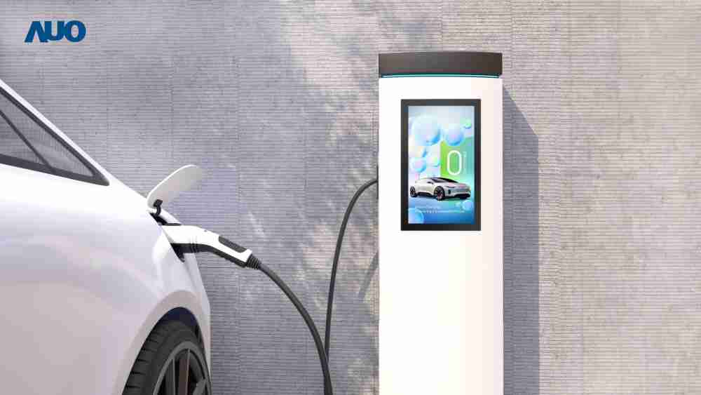 友達〝EVSE車用充電樁解決方案〞專為電動汽車充電樁設計，，，，具有高亮度、、、、克服戶外艱難環境的耐溫、、、耐紫外線等特性，，，並搭載散熱性及擴充性強的高效能工業電腦，，可實現人機互動訴求，，，，如資訊顯示、、支付等應用